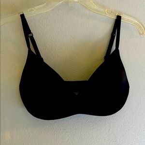 SKIMS Tee-shirt Bra. Black 34 D